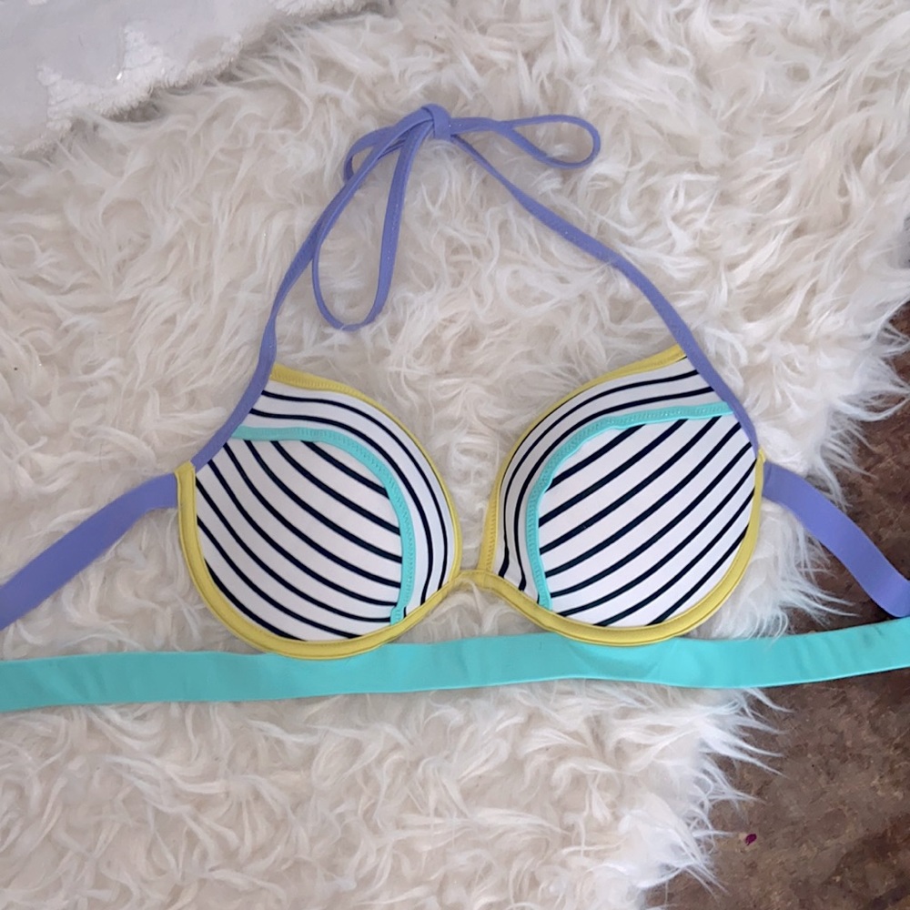 Woman’s Victorias Secret bathing suit top